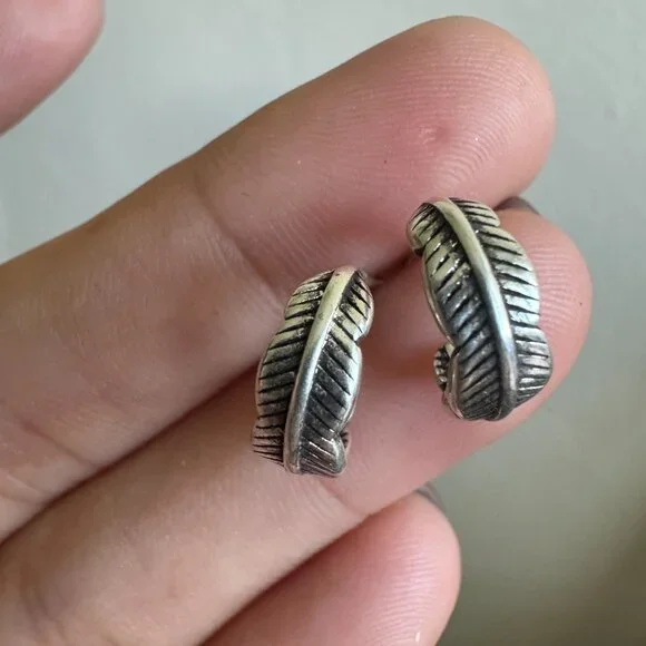 925 Sterling Silver Feather Hoop Earrings – Boho Vintage Style Small Huggies - Picture 4 of 8